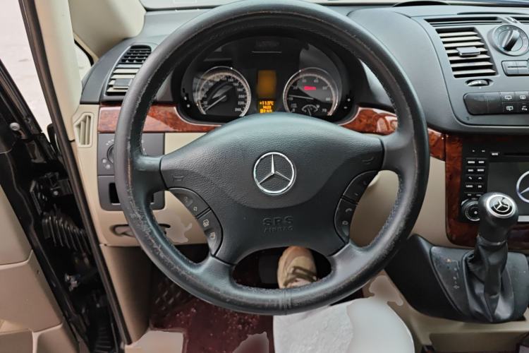 Used Mercedes-Benz Viano 2013 3.0L Comfort Edition
