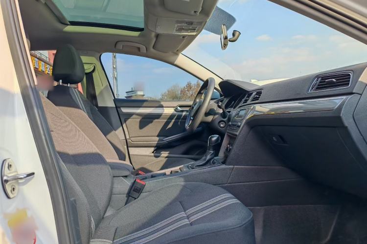 Used Volkswagen Lamando 2017 230TSI DSG Fashion Edition
