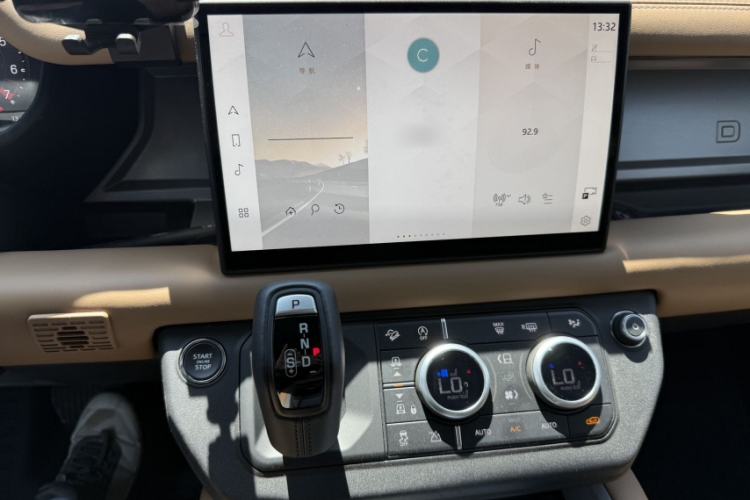 Used Land Rover Defender 2025 110 3.0T P400 – Dynamic HSE
