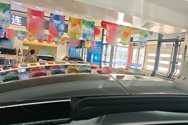 Used Li Auto MEGA 2024 Ultra Model
