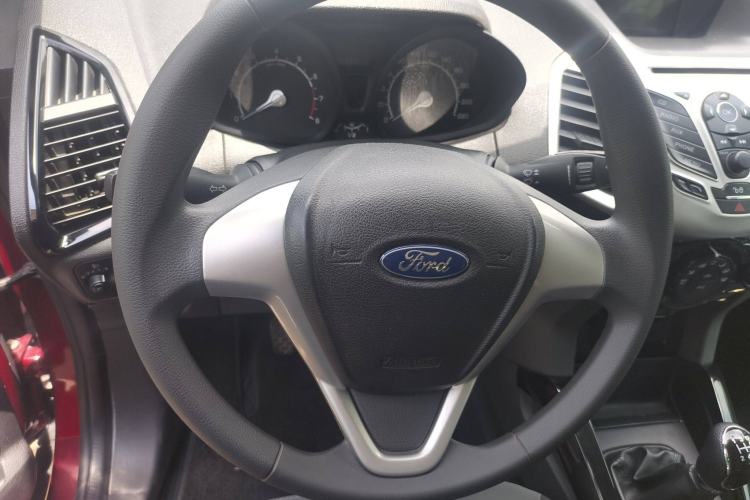 Used Ford EcoSport 2013 1.5L Manual Fashion Model
