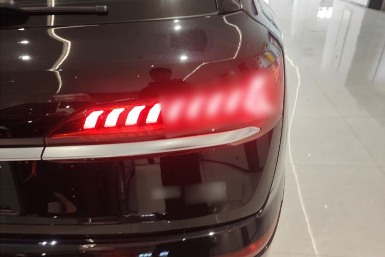 Used Audi Q7 2021 45 TFSI quattro S line Sport model
