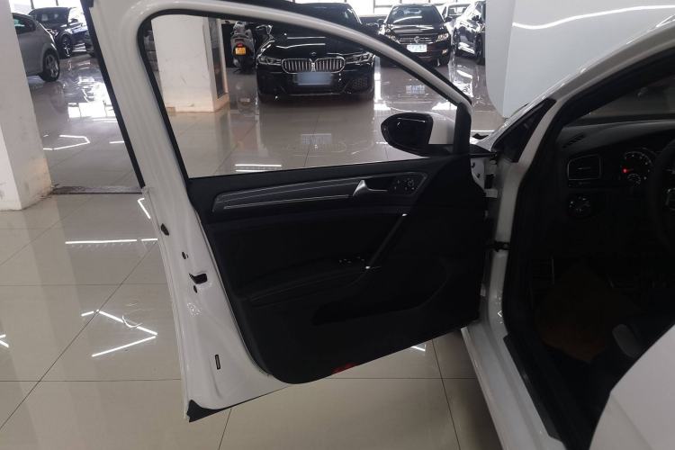 Used Volkswagen Golf 2017 280TSI Automatic R-Line Million-Vehicle Commemorative Edition
