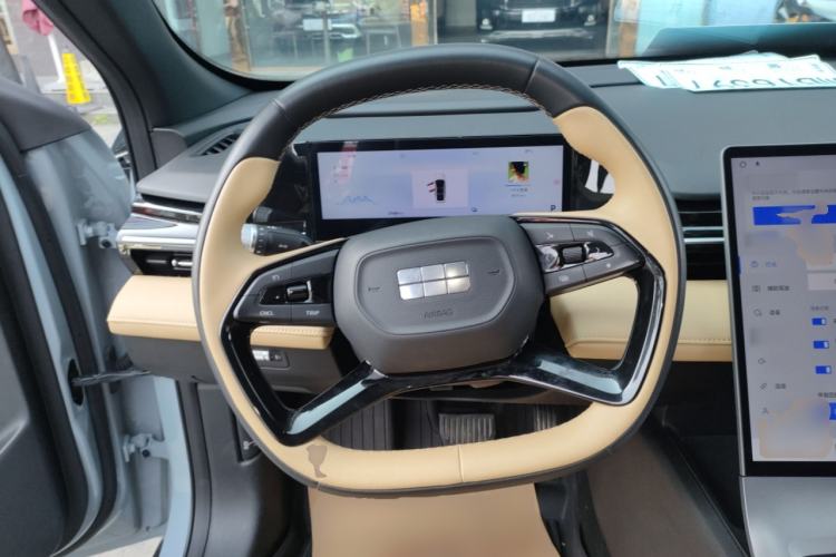 Used  L6 2023 125km MAX