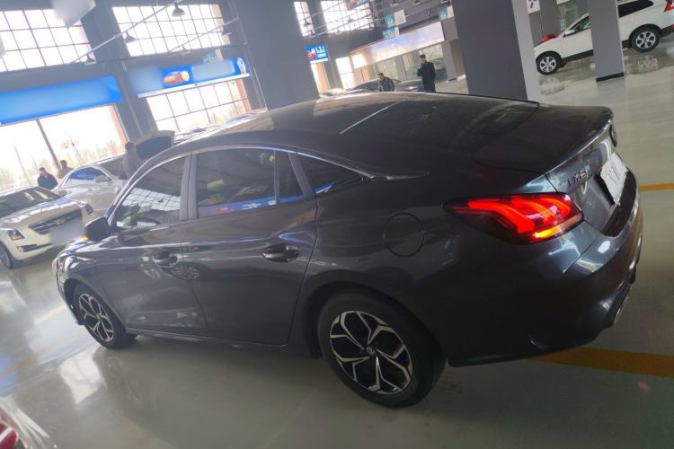 Used MG 5 2021 180 DVVT Manual Youth Luxury Edition
