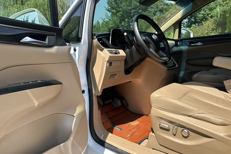 Used Buick GL8 2021 ES Land Cruiser 653T Luxury Edition
