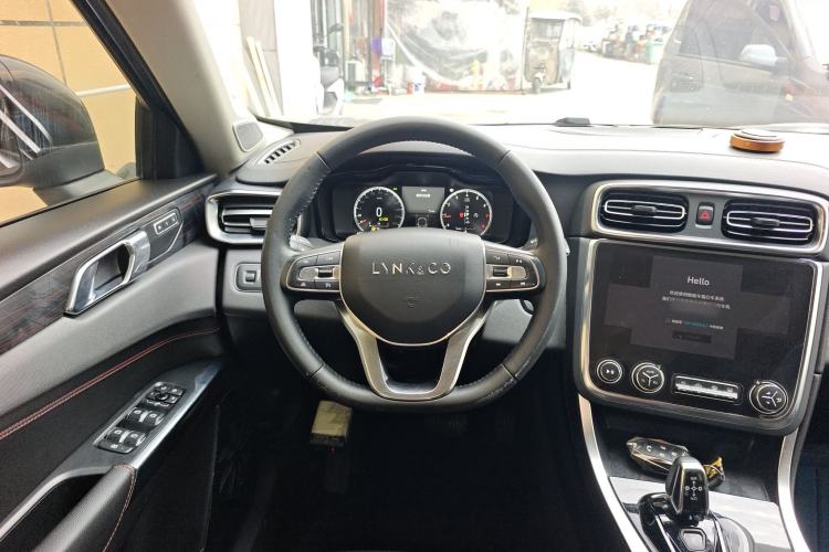 Used Lynk & Co 01 2019 2.0T Two-Wheel Drive Zhaopu Version China VI Standard
