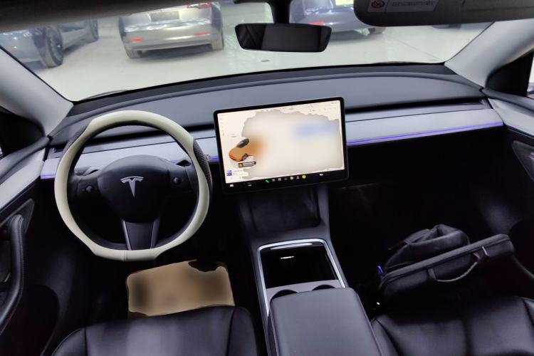 Used Tesla Model Y 2023 Long-Range All-Wheel-Drive Version
