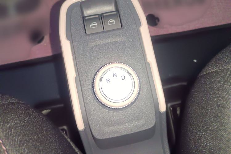 Used Chery QQ Ice Cream 2022 170km Sundae Phosphate Lithium-Ion
