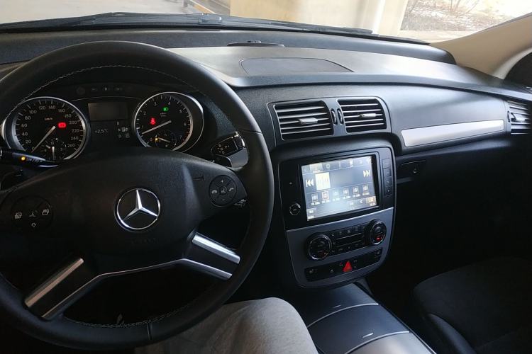 Used Mercedes-Benz R-Class 2014 R 320 4MATIC Business Model
