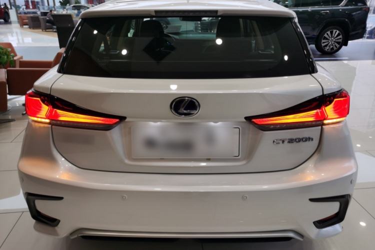 Used Lexus CT 2017 CT200h Elite Edition Monotone China VI