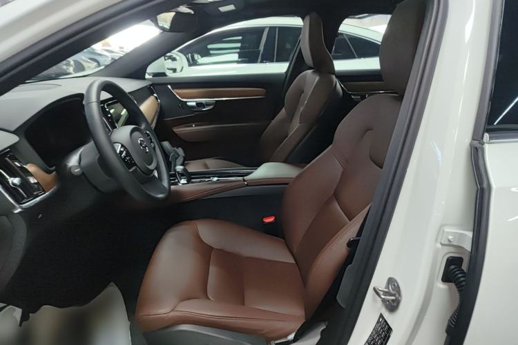 Used Volvo S90 2025 B5 Zhiyi Luxury Edition