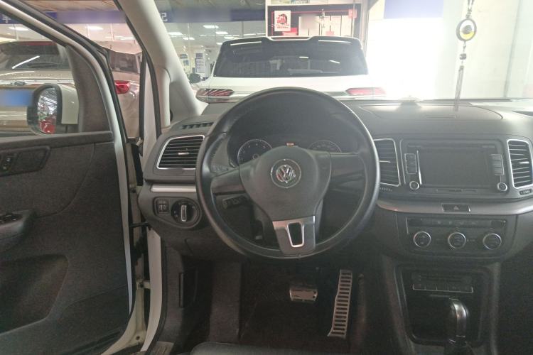 Used Volkswagen Sharan 2013 1.8TSI Standard Model
