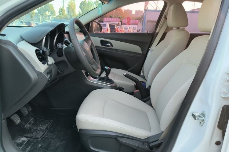 Used Chevrolet Cruze 2015 1.5L Classic SL MT
