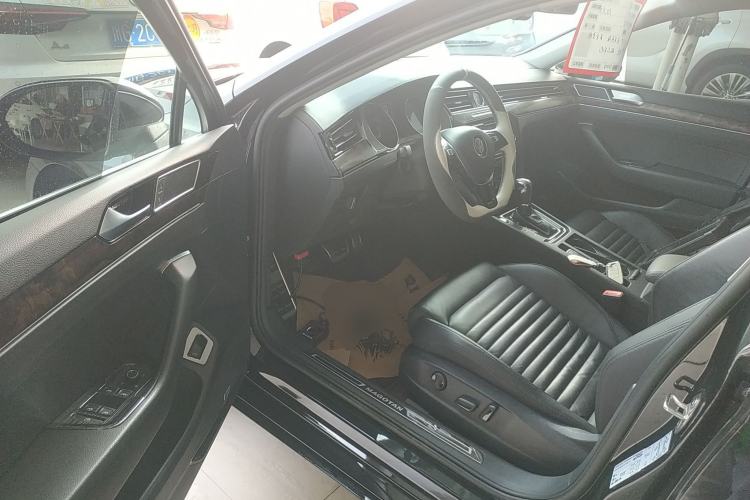 Used Volkswagen Magotan 2019 330TSI DSG Leading Model China VI Standard

