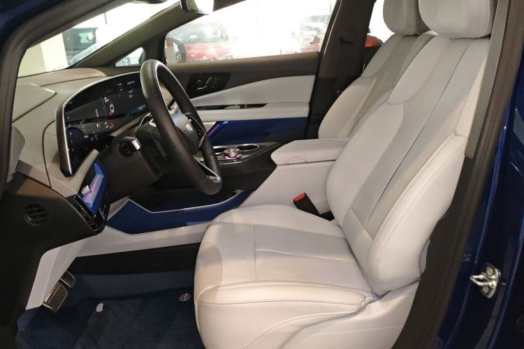 Used Cadillac OPTIQ 2024 Standard Range Version