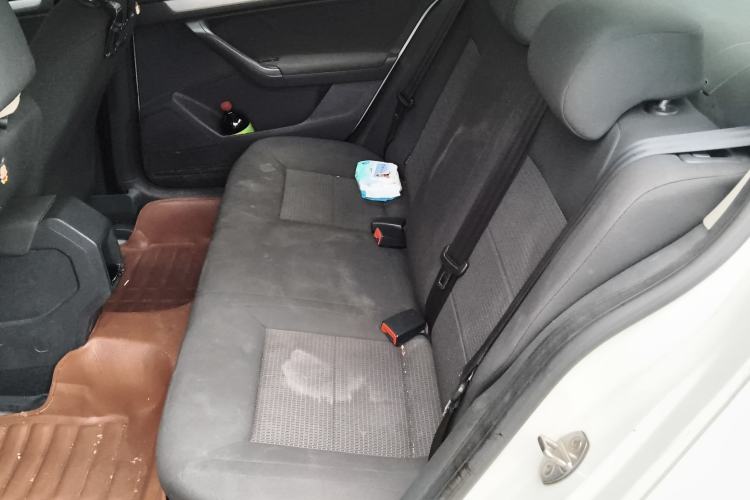 Used Volkswagen Lavida 2015 1.6L Manual Fashion Edition
