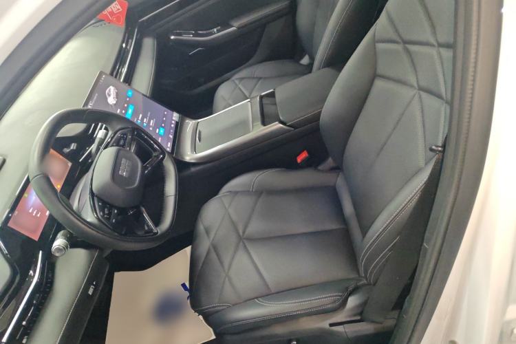 Used  L6 2024 125km PLUS Dragon Edition