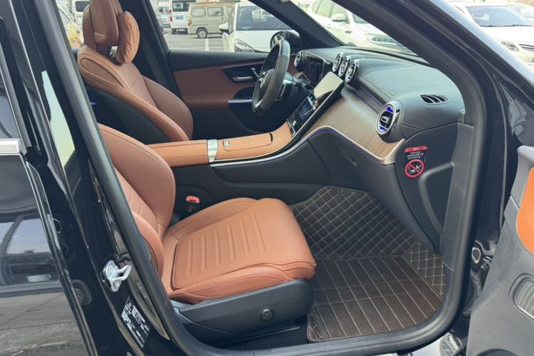 Used Mercedes-Benz GLC 2025 GLC 300 L 4MATIC Dynamic Model 5 Seats