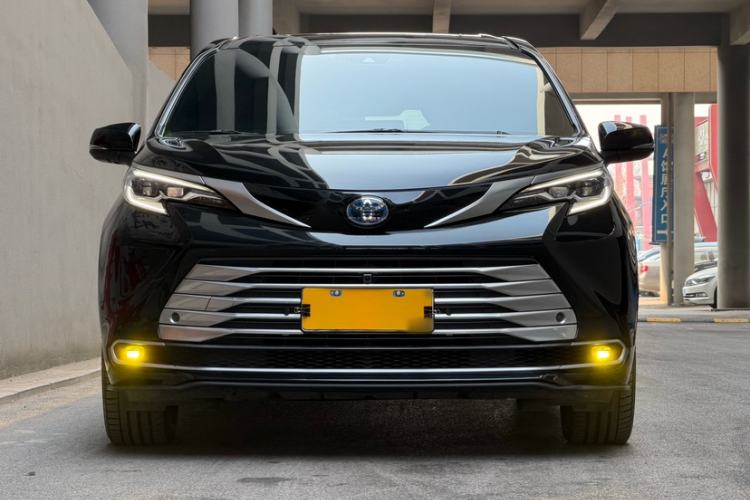 Used Toyota Sienna 2021 2.5L Hybrid Platinum Edition