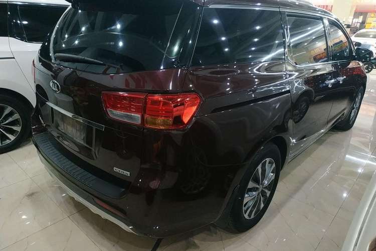 Used Kia Carnival 2015 2.2T Luxury Edition China IV
