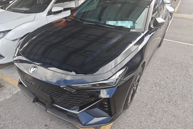 Used Changan UNI-V 2023 1.5T Prestige Model
