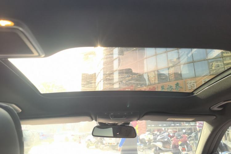 Used Mercedes-Benz GLC 2019 GLC 260 L 4MATIC Dynamic Model
