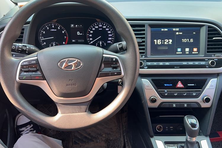 Used Hyundai Elantra 2016 1.6L Automatic ZhiXuan – Elite Version
