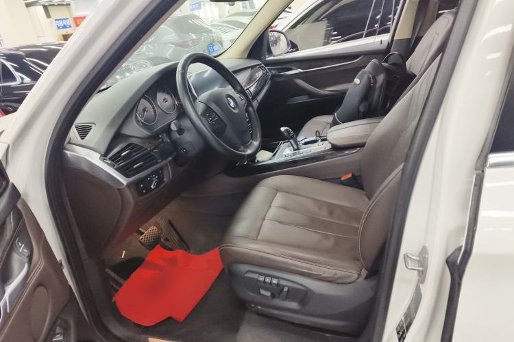 Used BMW X5 2015 xDrive28i
