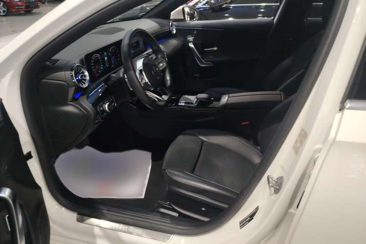 Used Mercedes-Benz A-Class 2020 Restyled A 200 L Sport Sedan Fashion Version
