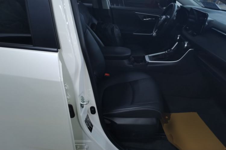 Used Toyota RAV4 2022 2.0L CVT Two-Wheel Drive Prestige Edition
