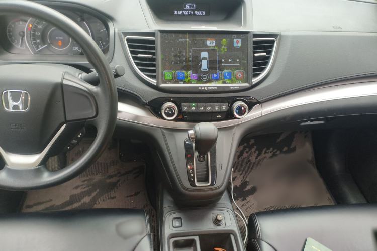 Used Honda CR-V 2015 2.0L two-wheel drive urban version
