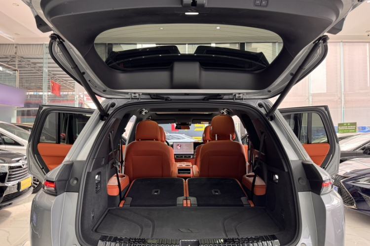 Used Li Auto L8 2023 Pro Model
