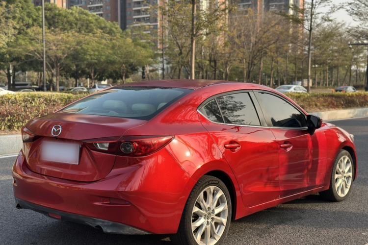 Used Mazda Mazda 3 Axela 2014 Sedan 2.0L Automatic Flagship Model
