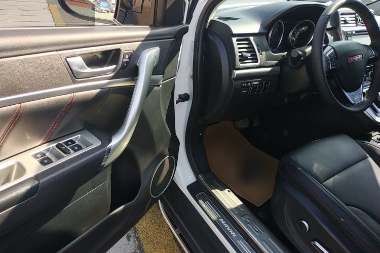 Used Haval H6 2015 Sport Edition 1.5T Automatic Two-Wheel Drive Luxury Model
