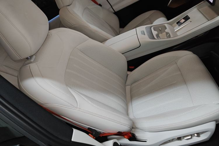 Used ONVO L60 2024 60 kWh Rear-Drive Version