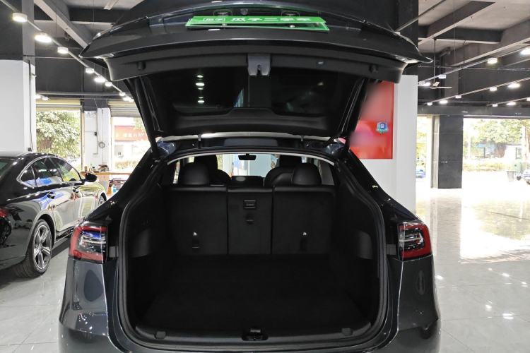 Used Tesla Model Y 2022 Long-Range All-Wheel-Drive Version
