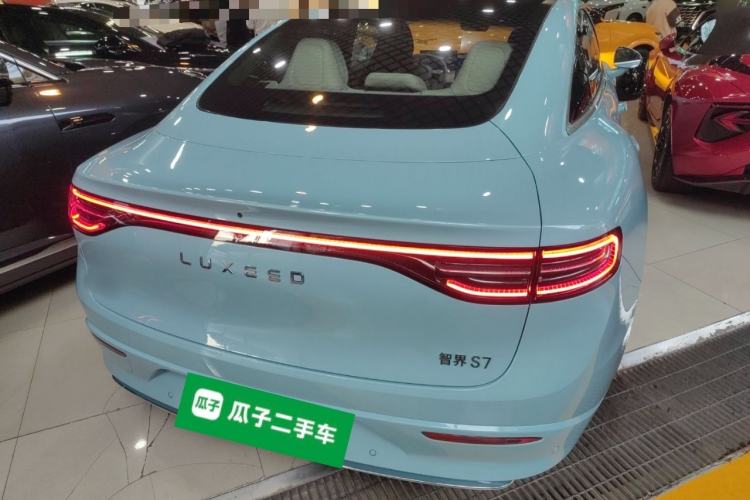 Used Hima Luxeed S7 2025 705 km Max
