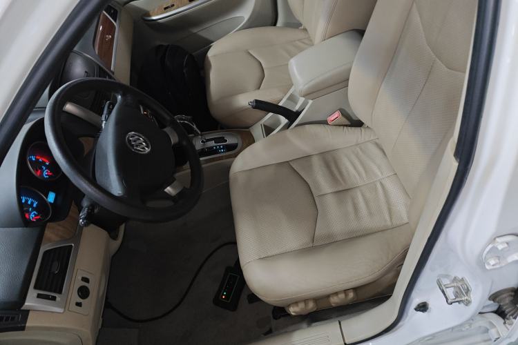 Used Buick Excelle 2015 1.5L Automatic Classic Model
