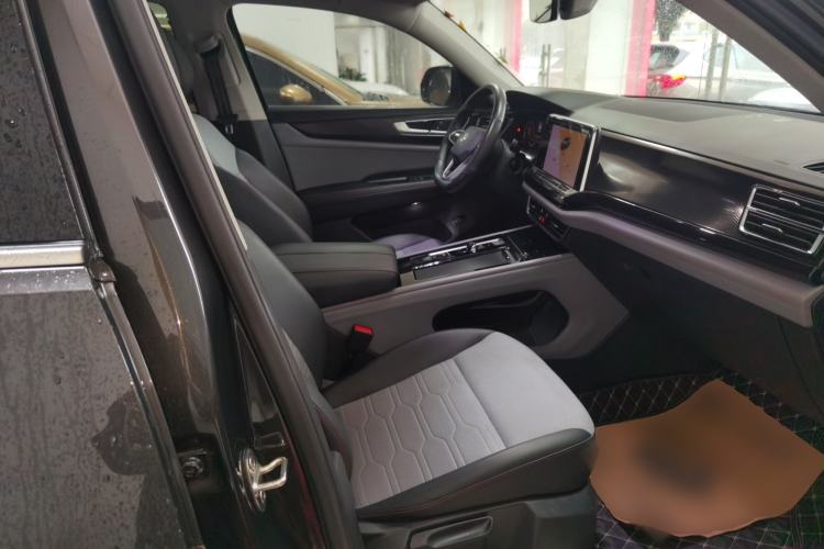 Used Volkswagen Teramont X 2022 330TSI Two-Wheel-Drive Luxury Edition
