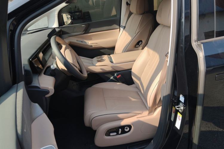 Used XPeng X9 2025 740 Ultra-Long Range Max