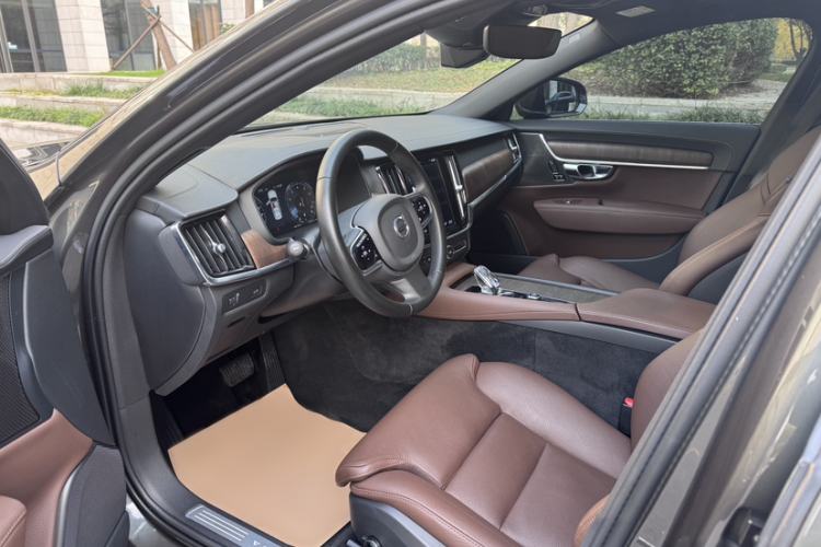 Used Volvo S90 2021 B5 Zhiyuan Luxury Edition
