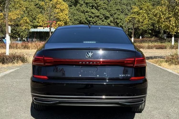 Used Volkswagen Passat 2022 330TSI Luxury Edition Custom Version
