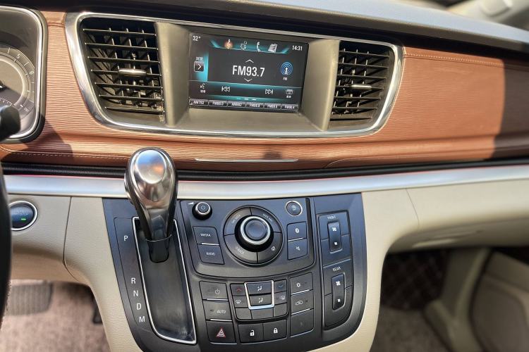 Used Buick GL8 2018 28T Luxury Model China VI Standard
