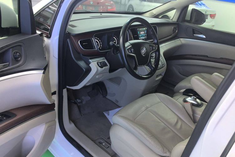 Used Buick GL8 2018 28T Luxury Model China VI Standard
