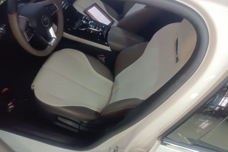 Used BYD Qin PLUS 2024 HONOR Edition DM-i 55KM Leading Model
