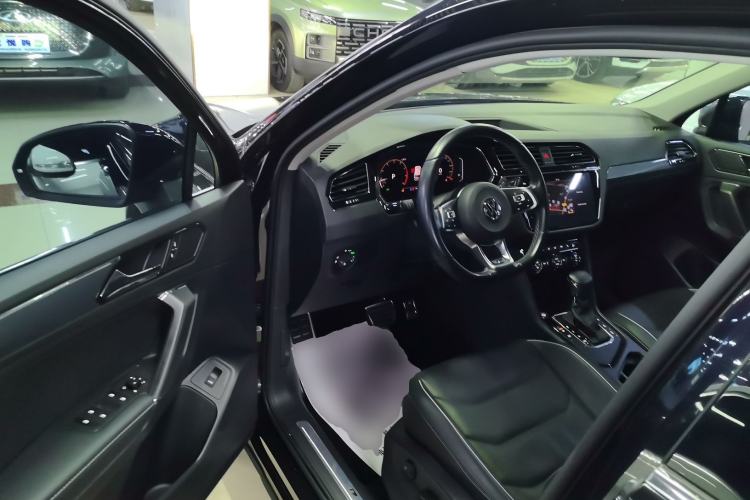 Used Volkswagen Tiguan L 2020 330TSI Automatic Two-Wheel Drive R-Line Flagship Version China VI Standard