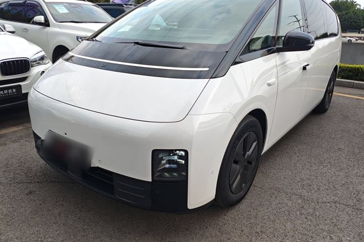 Used Li Auto MEGA 2024 Ultra Model
