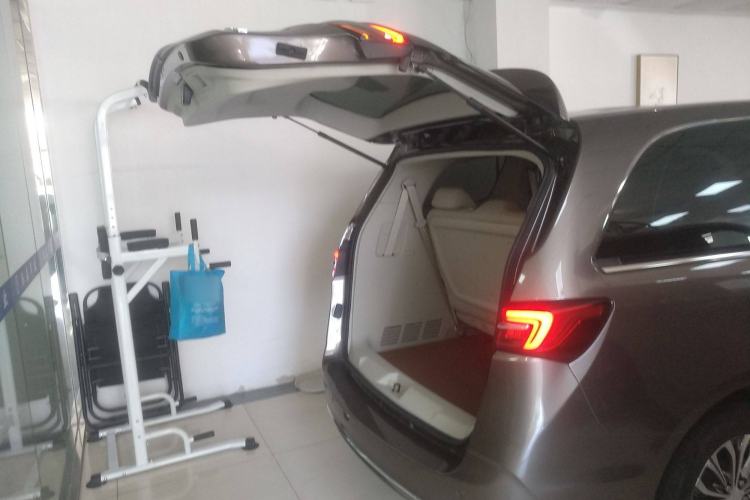 Used Buick GL8 2023 Land Executive Class Comfort Model
