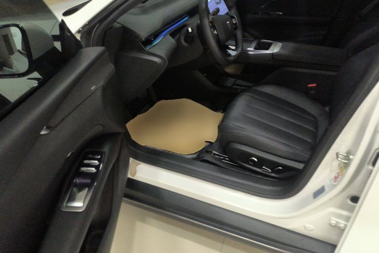 Used  L07 2025 530 Ultra DeepBlue Intelligent Driving AD PRO Pure-Electric Version
